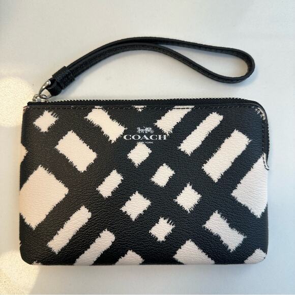 Coach Corner Zip Black White Wild Plaid Wristlet. - Picture 1 of 7